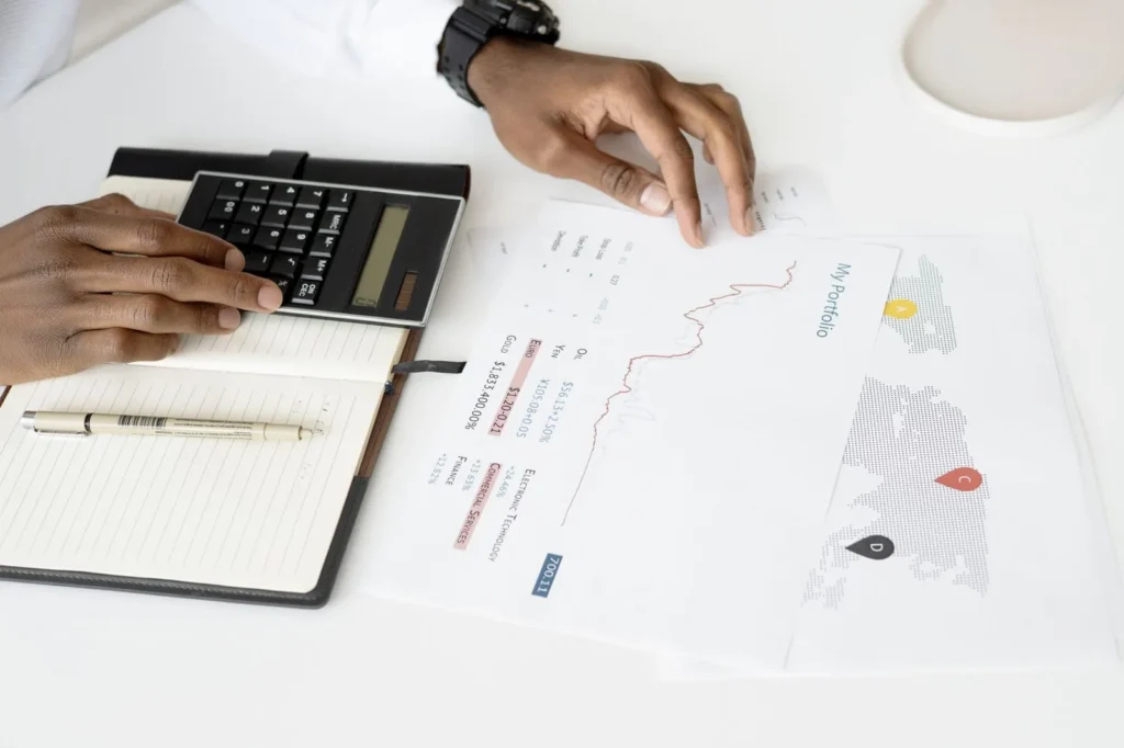 Calculating consultancy fees with a calculator and project documents